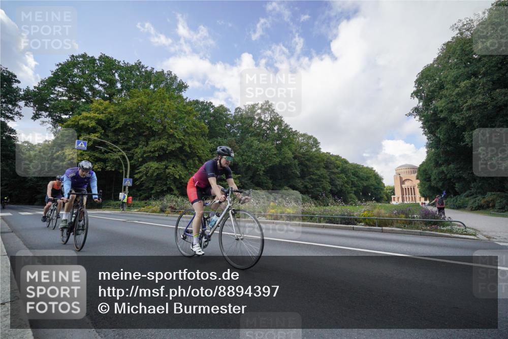 14.09.2025 - Stadtparktriathlon Michael Burmester http://msf.ph/oto/8894397 14.09.2025 12:21:20 Radfahren 1151, 1183, 1197, 1213, 1258, 1293, 1312, 1315 meine-sportfotos.de