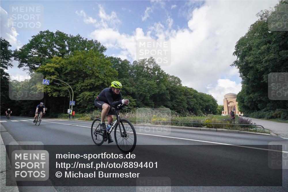 14.09.2025 - Stadtparktriathlon Michael Burmester http://msf.ph/oto/8894401 14.09.2025 12:21:25 Radfahren 1094, 1151, 1183, 1213, 1248, 1258, 1293, 1299, 1315 meine-sportfotos.de