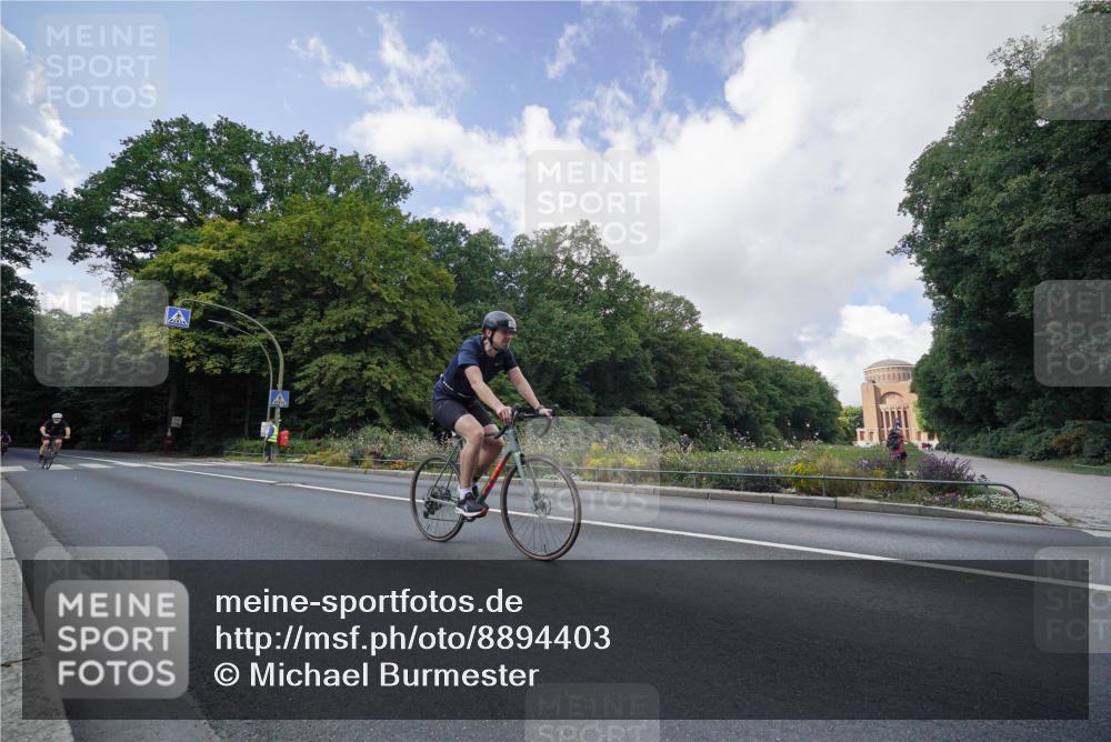 14.09.2025 - Stadtparktriathlon Michael Burmester http://msf.ph/oto/8894403 14.09.2025 12:21:26 Radfahren 1094, 1134, 1151, 1183, 1213, 1248, 1293, 1299, 1315 meine-sportfotos.de