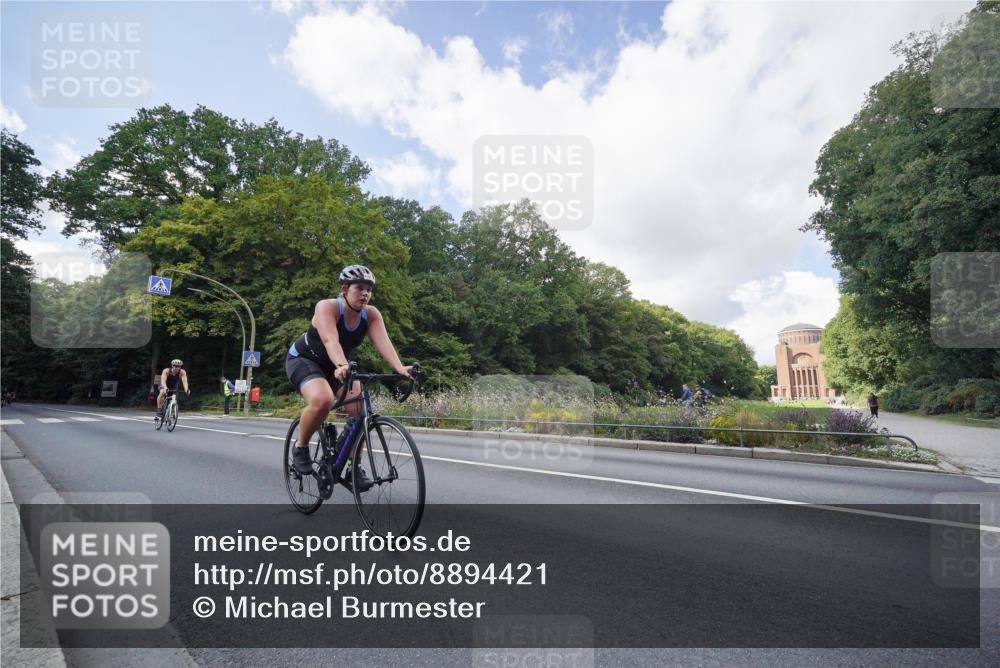 14.09.2025 - Stadtparktriathlon Michael Burmester http://msf.ph/oto/8894421 14.09.2025 12:21:57 Radfahren 1145, 1162, 1186, 1237, 1241 meine-sportfotos.de