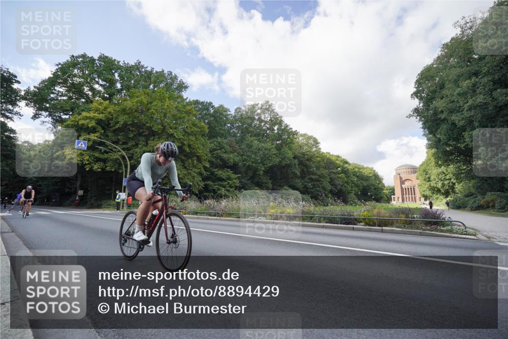 14.09.2025 - Stadtparktriathlon Michael Burmester http://msf.ph/oto/8894429 14.09.2025 12:22:17 Radfahren 1180, 1214, 1251, 1292, 1321 meine-sportfotos.de
