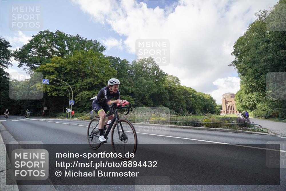 14.09.2025 - Stadtparktriathlon Michael Burmester http://msf.ph/oto/8894432 14.09.2025 12:22:22 Radfahren 1199, 1214, 1251, 1292, 1321 meine-sportfotos.de