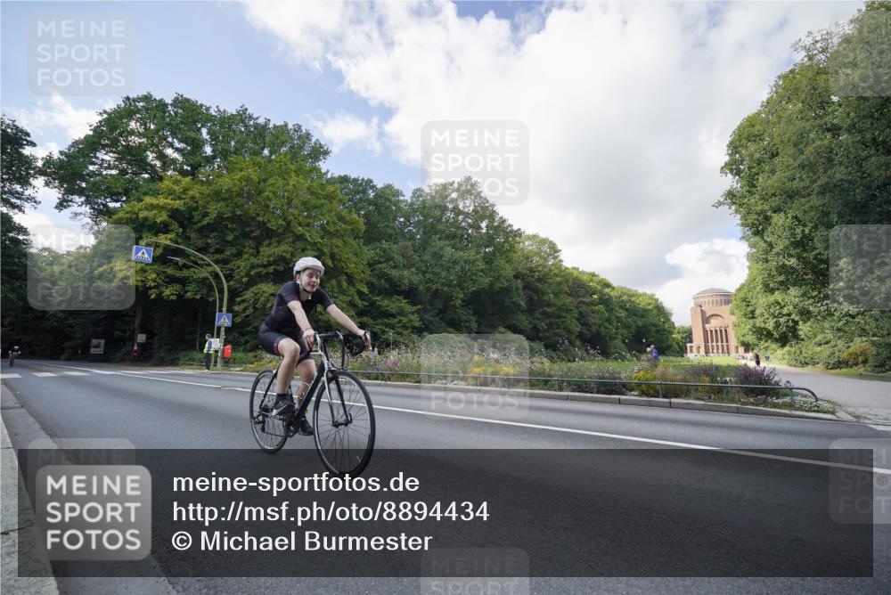 14.09.2025 - Stadtparktriathlon Michael Burmester http://msf.ph/oto/8894434 14.09.2025 12:22:25 Radfahren 1199, 1214, 1251, 1278, 1292 meine-sportfotos.de