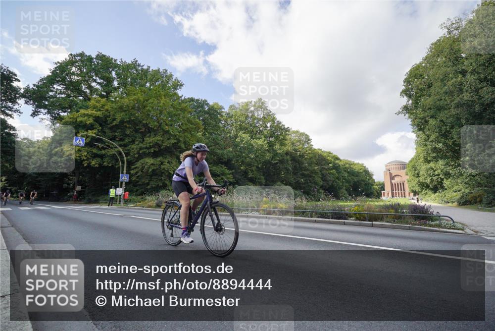 14.09.2025 - Stadtparktriathlon Michael Burmester http://msf.ph/oto/8894444 14.09.2025 12:22:43 Radfahren 1184, 1192, 1194, 1222, 1232, 1263, 1279, 1298 meine-sportfotos.de