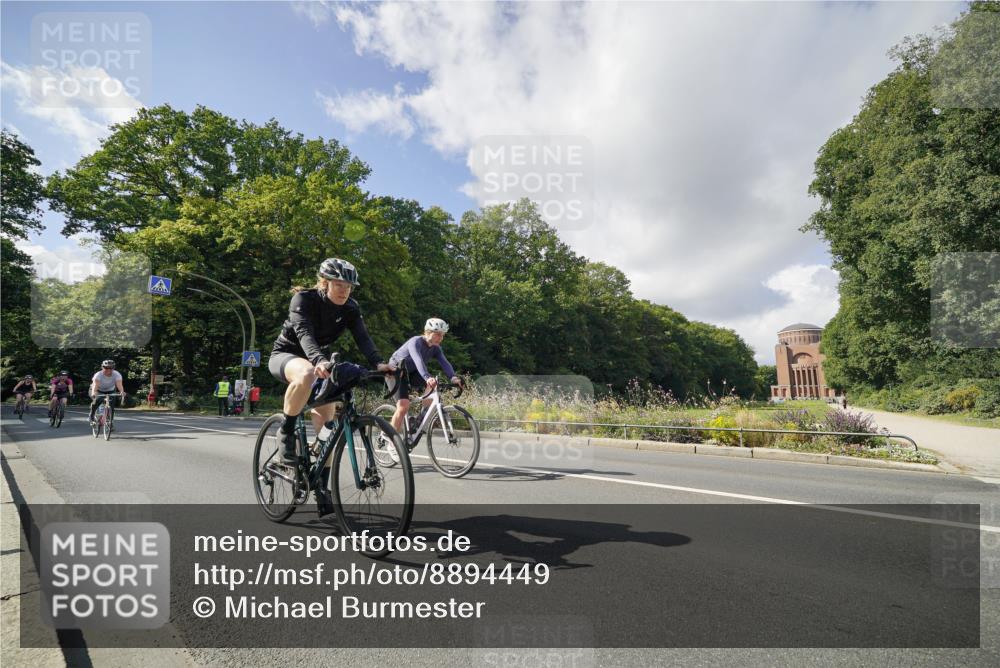 14.09.2025 - Stadtparktriathlon Michael Burmester http://msf.ph/oto/8894449 14.09.2025 12:22:53 Radfahren 1192, 1228, 1254, 1279, 1285, 1289, 1311 meine-sportfotos.de