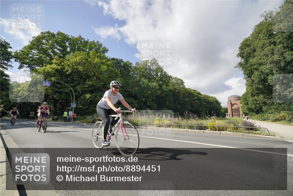 14.09.2025 - Stadtparktriathlon Michael Burmester http://msf.ph/oto/8894451 14.09.2025 12:22:54 Radfahren 1055, 1192, 1228, 1254, 1279, 1285, 1289, 1311 meine-sportfotos.de