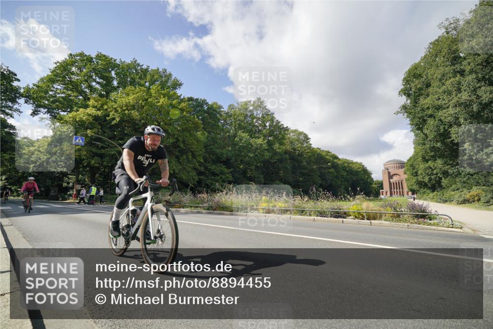 14.09.2025 - Stadtparktriathlon Michael Burmester http://msf.ph/oto/8894455 14.09.2025 12:23:02 Radfahren 1055, 1124, 1236, 1285 meine-sportfotos.de