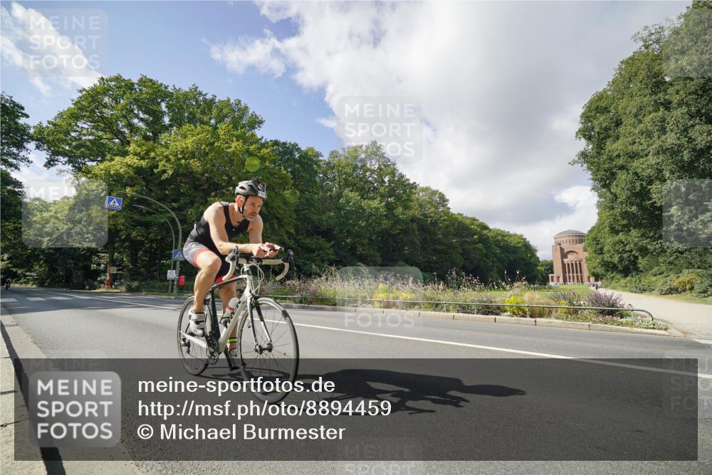 14.09.2025 - Stadtparktriathlon Michael Burmester http://msf.ph/oto/8894459 14.09.2025 12:23:13 Radfahren 1124, 1185, 1219 meine-sportfotos.de
