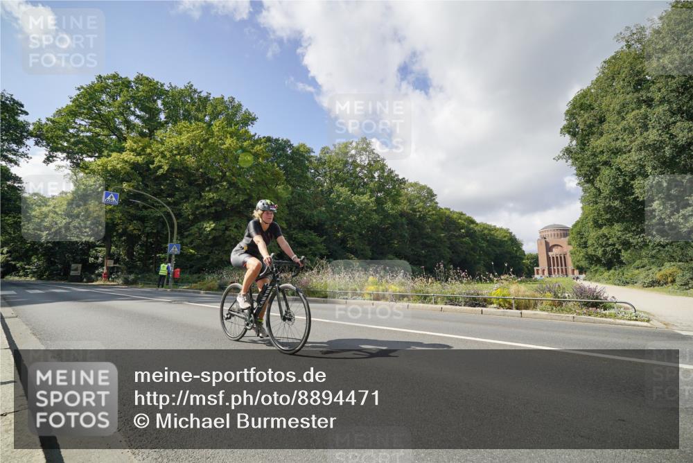 14.09.2025 - Stadtparktriathlon Michael Burmester http://msf.ph/oto/8894471 14.09.2025 12:23:51 Radfahren 1246 meine-sportfotos.de