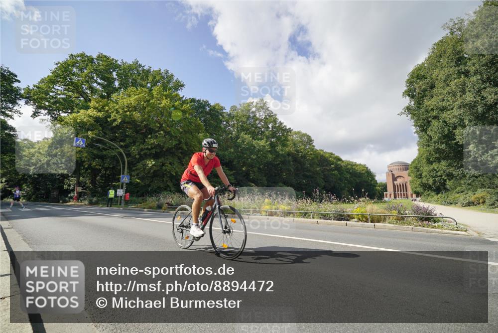 14.09.2025 - Stadtparktriathlon Michael Burmester http://msf.ph/oto/8894472 14.09.2025 12:24:02 Radfahren 1153 meine-sportfotos.de
