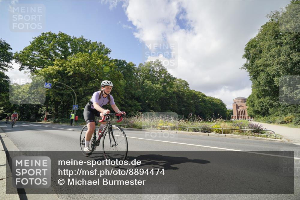 14.09.2025 - Stadtparktriathlon Michael Burmester http://msf.ph/oto/8894474 14.09.2025 12:24:12 Radfahren 1281, 1301, 1309 meine-sportfotos.de