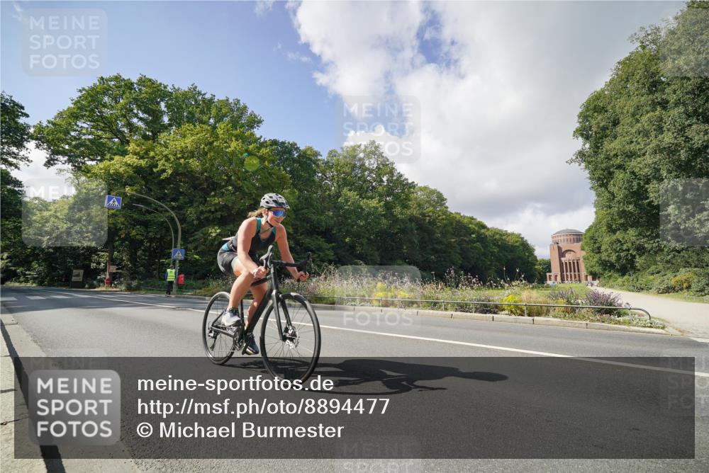 14.09.2025 - Stadtparktriathlon Michael Burmester http://msf.ph/oto/8894477 14.09.2025 12:24:16 Radfahren 1202, 1281, 1301, 1309 meine-sportfotos.de