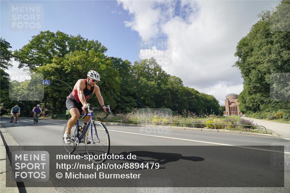 14.09.2025 - Stadtparktriathlon Michael Burmester http://msf.ph/oto/8894479 14.09.2025 12:24:33 Radfahren 1156, 1173, 1193 meine-sportfotos.de