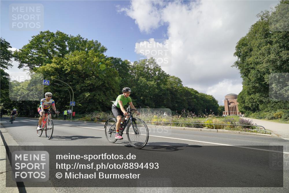 14.09.2025 - Stadtparktriathlon Michael Burmester http://msf.ph/oto/8894493 14.09.2025 12:24:57 Radfahren 1133, 1182, 1249, 1261, 1276, 1287, 1306, 1317 meine-sportfotos.de