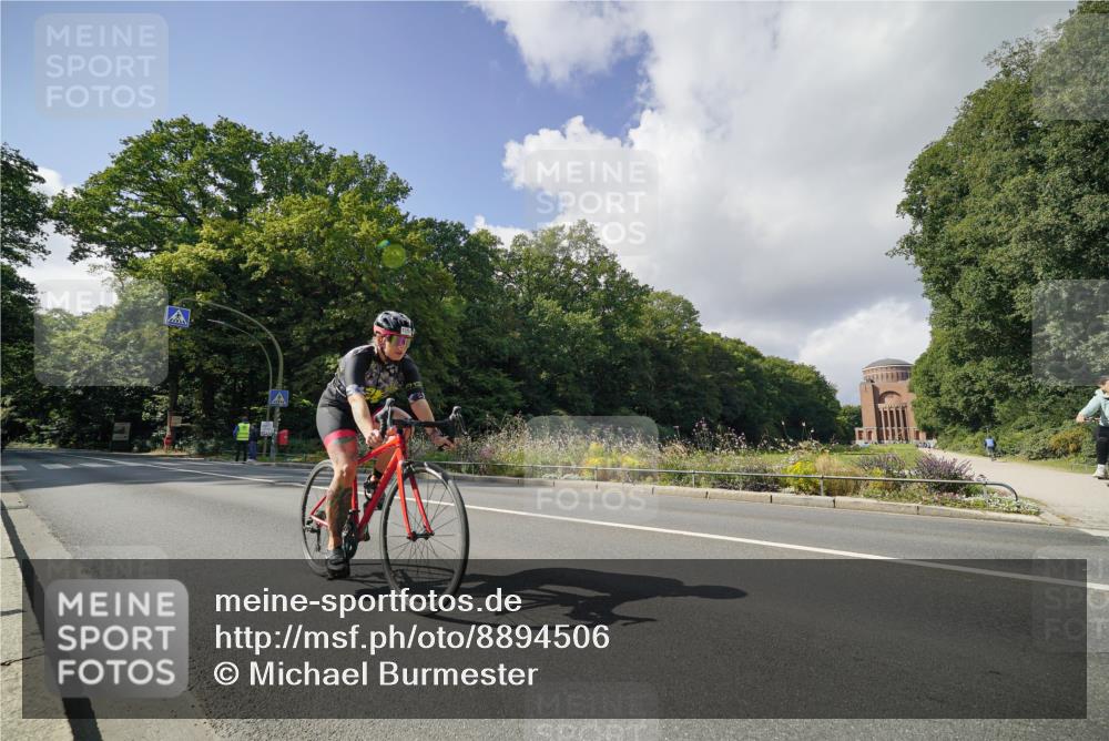 14.09.2025 - Stadtparktriathlon Michael Burmester http://msf.ph/oto/8894506 14.09.2025 12:25:16 Radfahren 1148, 1163, 1208, 1255, 1307 meine-sportfotos.de