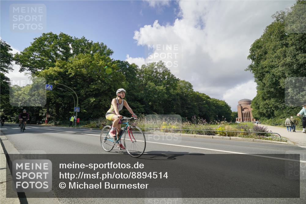 14.09.2025 - Stadtparktriathlon Michael Burmester http://msf.ph/oto/8894514 14.09.2025 12:25:37 Radfahren 1081, 1141, 1274, 1300, 1310 meine-sportfotos.de