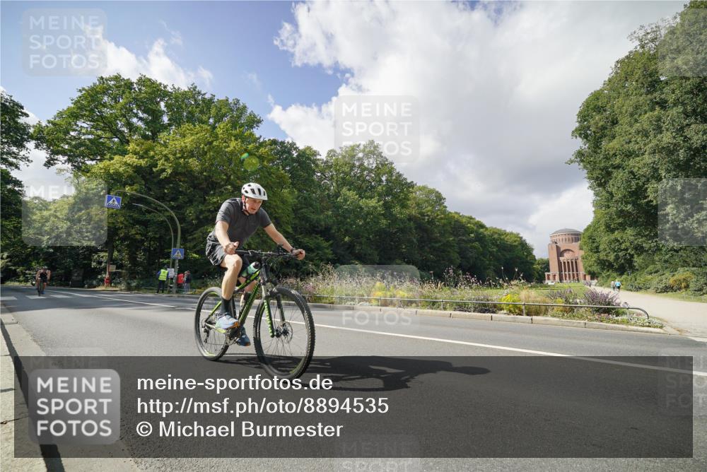 14.09.2025 - Stadtparktriathlon Michael Burmester http://msf.ph/oto/8894535 14.09.2025 12:26:18 Radfahren 1126, 1220 meine-sportfotos.de