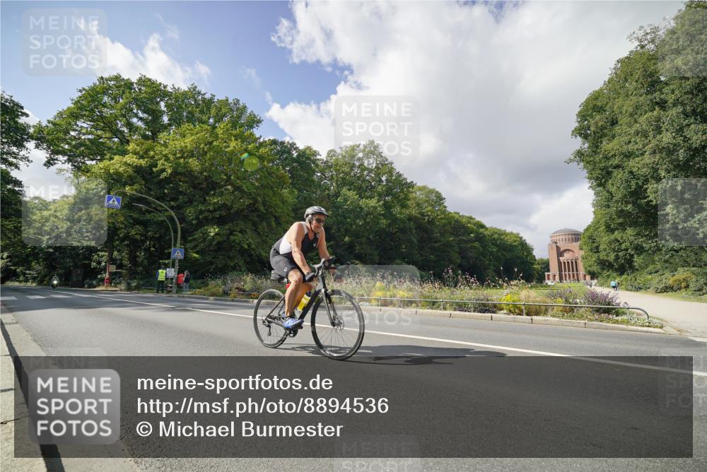 14.09.2025 - Stadtparktriathlon Michael Burmester http://msf.ph/oto/8894536 14.09.2025 12:26:21 Radfahren 1126, 1220 meine-sportfotos.de