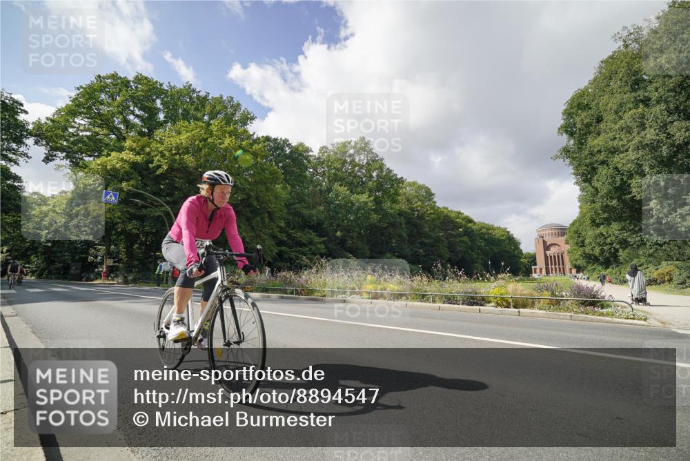 14.09.2025 - Stadtparktriathlon Michael Burmester http://msf.ph/oto/8894547 14.09.2025 12:27:01 Radfahren 1189, 1218, 1250, 1280, 1303 meine-sportfotos.de