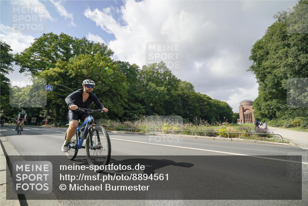 14.09.2025 - Stadtparktriathlon Michael Burmester http://msf.ph/oto/8894561 14.09.2025 12:27:34 Radfahren 1155, 1200, 1215, 1223, 1252, 1296 meine-sportfotos.de