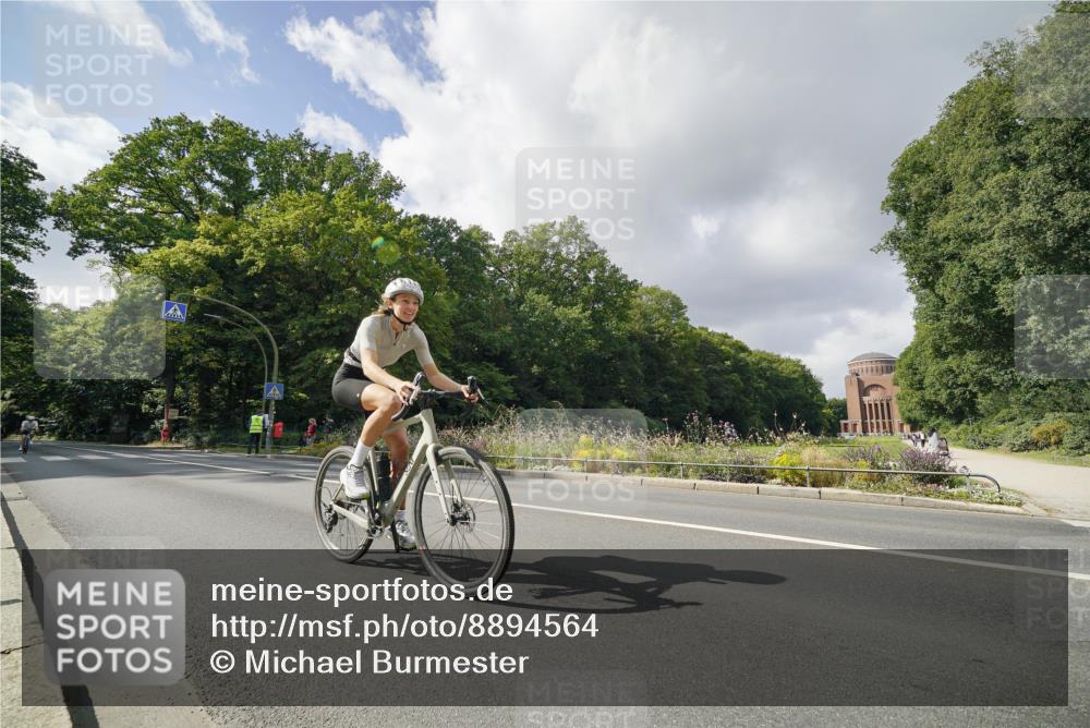 14.09.2025 - Stadtparktriathlon Michael Burmester http://msf.ph/oto/8894564 14.09.2025 12:27:39 Radfahren 1200, 1215, 1223, 1252, 1286, 1296 meine-sportfotos.de