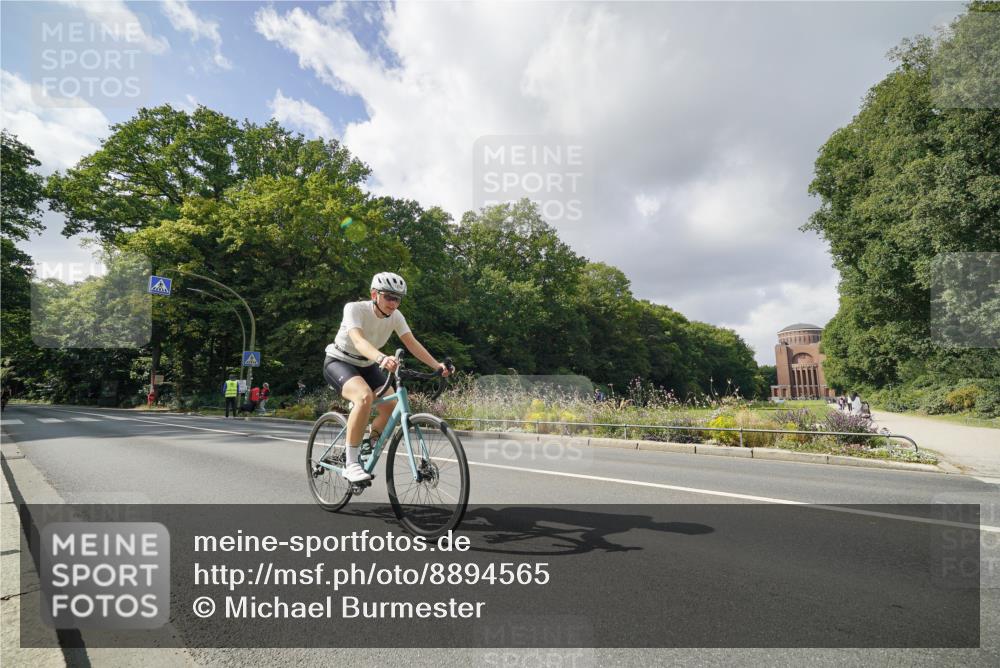 14.09.2025 - Stadtparktriathlon Michael Burmester http://msf.ph/oto/8894565 14.09.2025 12:27:42 Radfahren 1252, 1286, 1296 meine-sportfotos.de