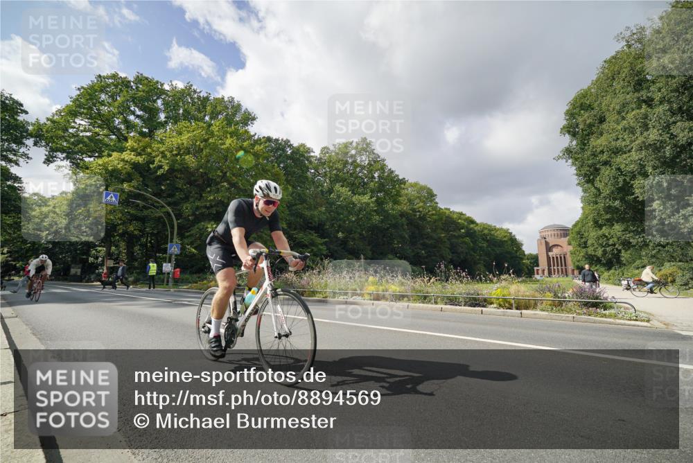 14.09.2025 - Stadtparktriathlon Michael Burmester http://msf.ph/oto/8894569 14.09.2025 12:27:58 Radfahren 1123, 1137, 1171, 1175 meine-sportfotos.de