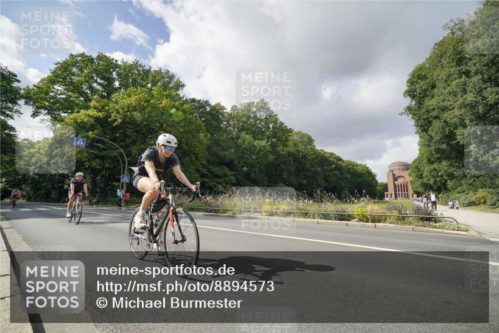 14.09.2025 - Stadtparktriathlon Michael Burmester http://msf.ph/oto/8894573 14.09.2025 12:28:08 Radfahren 1147, 1171, 1244, 1256, 1283 meine-sportfotos.de