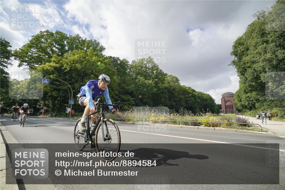 14.09.2025 - Stadtparktriathlon Michael Burmester http://msf.ph/oto/8894584 14.09.2025 12:28:54 Radfahren 1151, 1213, 1264, 1315 meine-sportfotos.de