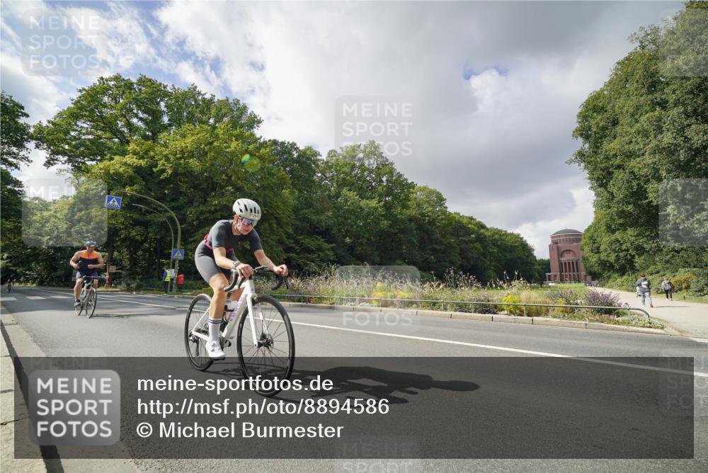 14.09.2025 - Stadtparktriathlon Michael Burmester http://msf.ph/oto/8894586 14.09.2025 12:28:55 Radfahren 1151, 1213, 1264, 1315 meine-sportfotos.de