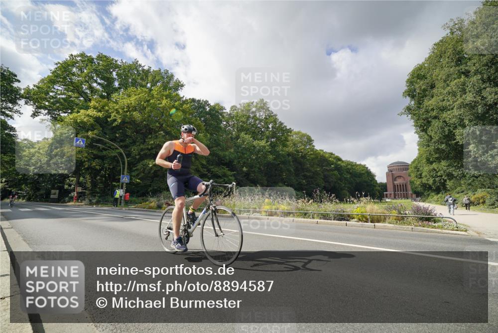 14.09.2025 - Stadtparktriathlon Michael Burmester http://msf.ph/oto/8894587 14.09.2025 12:28:56 Radfahren 1142, 1151, 1213, 1264, 1315 meine-sportfotos.de