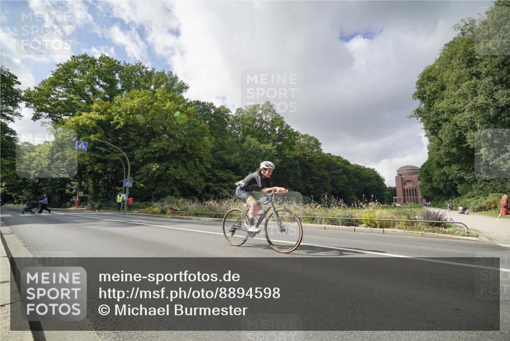 14.09.2025 - Stadtparktriathlon Michael Burmester http://msf.ph/oto/8894598 14.09.2025 12:29:13 Radfahren 1257, 1292, 1293, 1319 meine-sportfotos.de