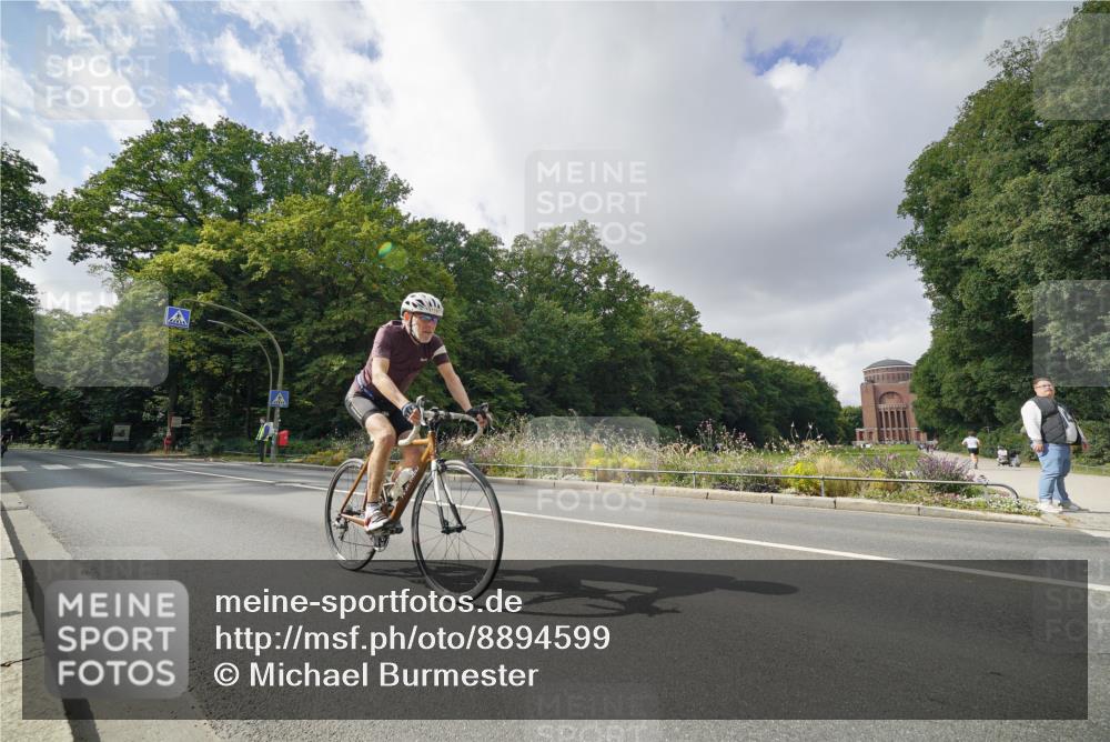 14.09.2025 - Stadtparktriathlon Michael Burmester http://msf.ph/oto/8894599 14.09.2025 12:29:22 Radfahren 1197, 1291 meine-sportfotos.de