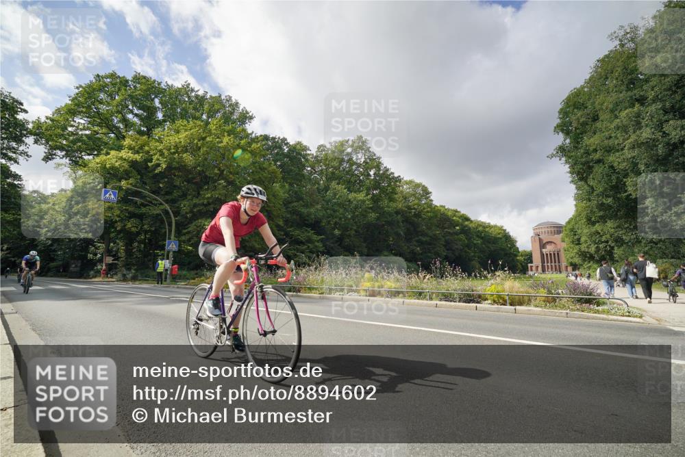 14.09.2025 - Stadtparktriathlon Michael Burmester http://msf.ph/oto/8894602 14.09.2025 12:29:44 Radfahren 1204, 1258, 1298, 1311 meine-sportfotos.de