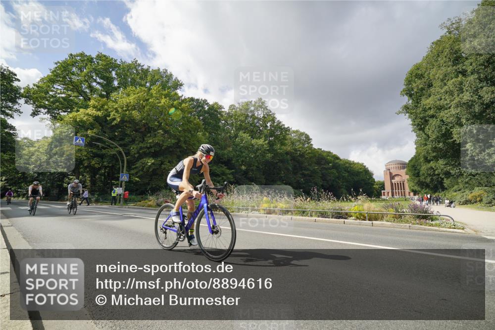 14.09.2025 - Stadtparktriathlon Michael Burmester http://msf.ph/oto/8894616 14.09.2025 12:30:08 Radfahren 1180, 1192, 1248, 1273, 1308 meine-sportfotos.de