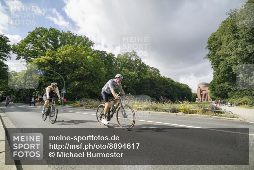 14.09.2025 - Stadtparktriathlon Michael Burmester http://msf.ph/oto/8894617 14.09.2025 12:30:09 Radfahren 1180, 1192, 1248, 1273, 1308 meine-sportfotos.de