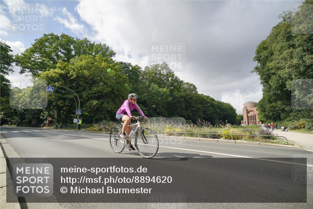 14.09.2025 - Stadtparktriathlon Michael Burmester http://msf.ph/oto/8894620 14.09.2025 12:30:12 Radfahren 1184, 1192, 1248, 1273, 1308 meine-sportfotos.de