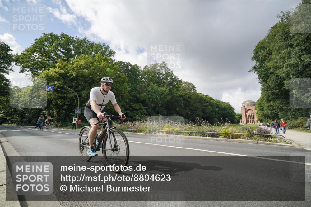 14.09.2025 - Stadtparktriathlon Michael Burmester http://msf.ph/oto/8894623 14.09.2025 12:30:25 Radfahren 1145, 1184, 1290 meine-sportfotos.de