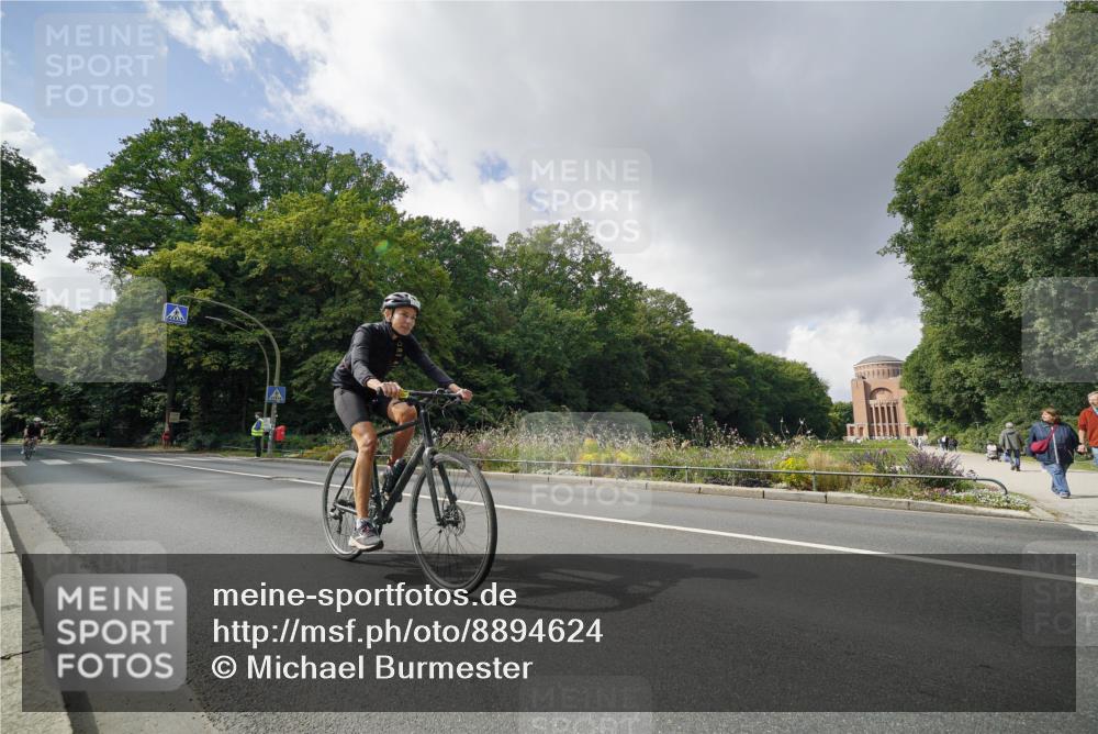 14.09.2025 - Stadtparktriathlon Michael Burmester http://msf.ph/oto/8894624 14.09.2025 12:30:32 Radfahren 1199, 1290, 1312 meine-sportfotos.de
