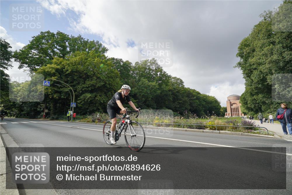 14.09.2025 - Stadtparktriathlon Michael Burmester http://msf.ph/oto/8894626 14.09.2025 12:30:35 Radfahren 1199, 1290, 1312 meine-sportfotos.de