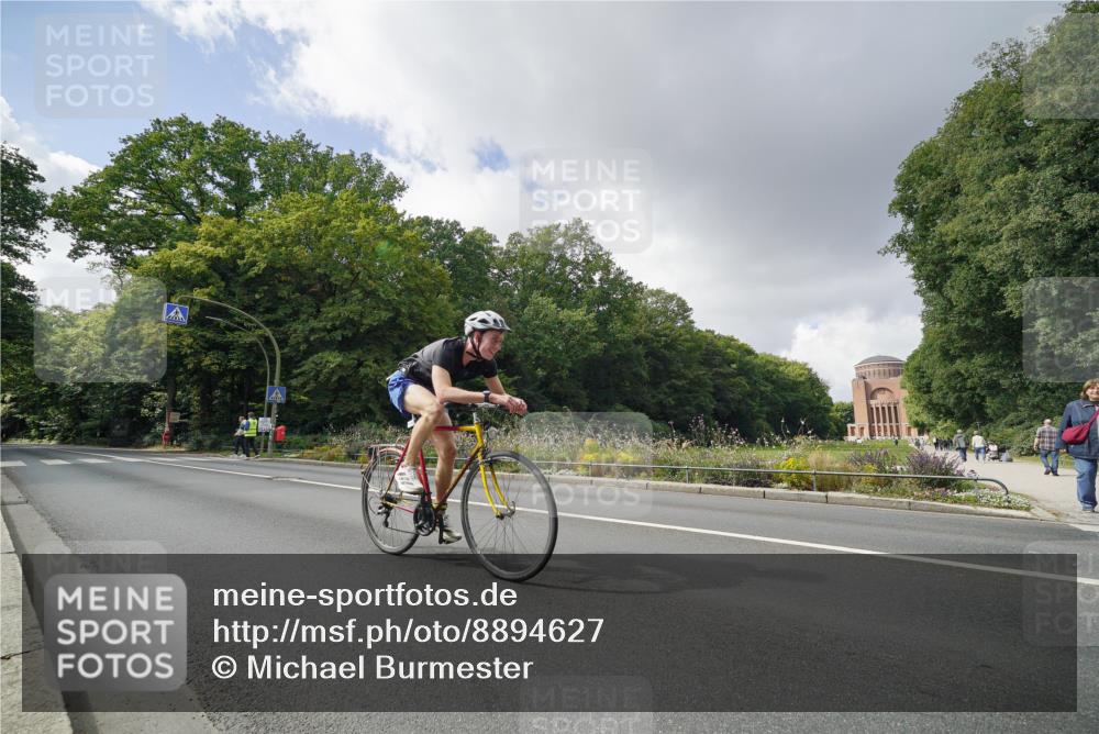 14.09.2025 - Stadtparktriathlon Michael Burmester http://msf.ph/oto/8894627 14.09.2025 12:30:40 Radfahren 1152, 1199, 1231, 1312 meine-sportfotos.de