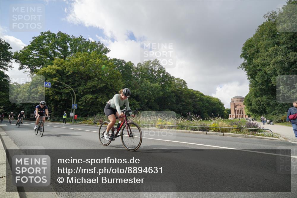 14.09.2025 - Stadtparktriathlon Michael Burmester http://msf.ph/oto/8894631 14.09.2025 12:30:51 Radfahren 1152, 1231, 1237, 1251, 1263, 1278, 1288, 1321 meine-sportfotos.de