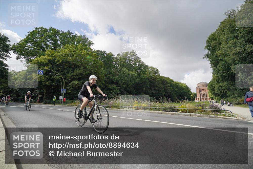 14.09.2025 - Stadtparktriathlon Michael Burmester http://msf.ph/oto/8894634 14.09.2025 12:30:53 Radfahren 1237, 1251, 1263, 1278, 1288, 1295, 1321 meine-sportfotos.de