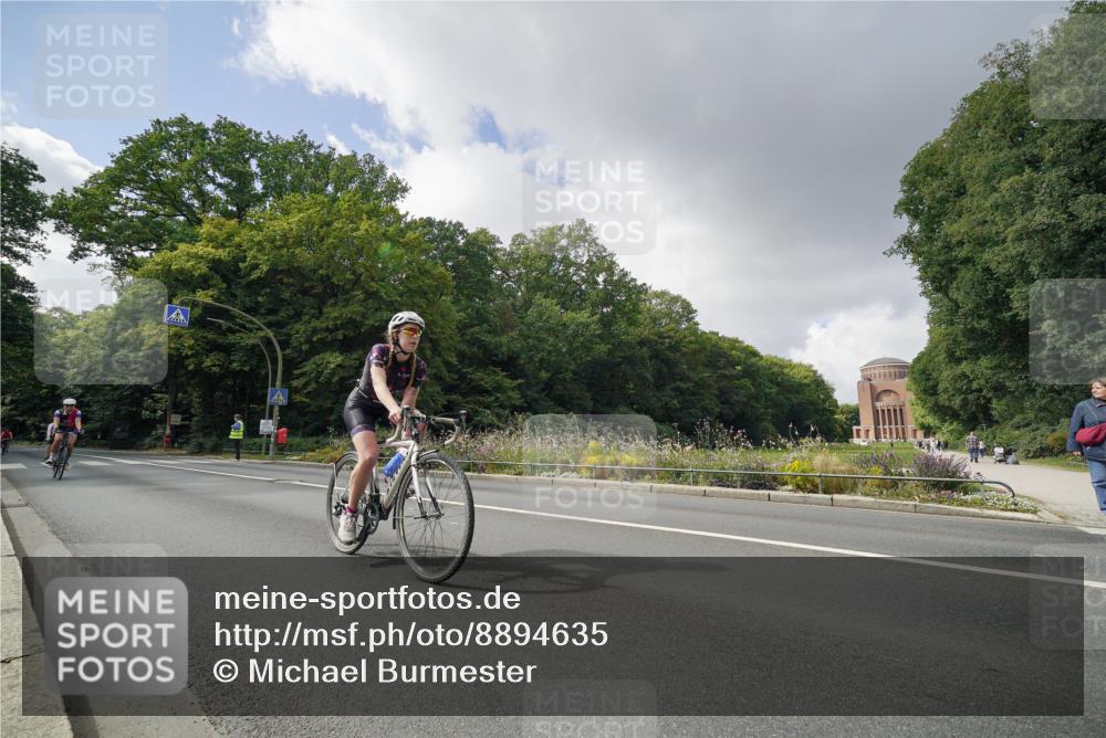 14.09.2025 - Stadtparktriathlon Michael Burmester http://msf.ph/oto/8894635 14.09.2025 12:30:55 Radfahren 1237, 1251, 1263, 1278, 1288, 1295, 1321 meine-sportfotos.de