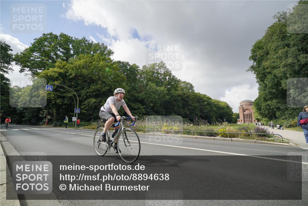 14.09.2025 - Stadtparktriathlon Michael Burmester http://msf.ph/oto/8894638 14.09.2025 12:30:57 Radfahren 1237, 1251, 1263, 1278, 1288, 1295, 1321 meine-sportfotos.de