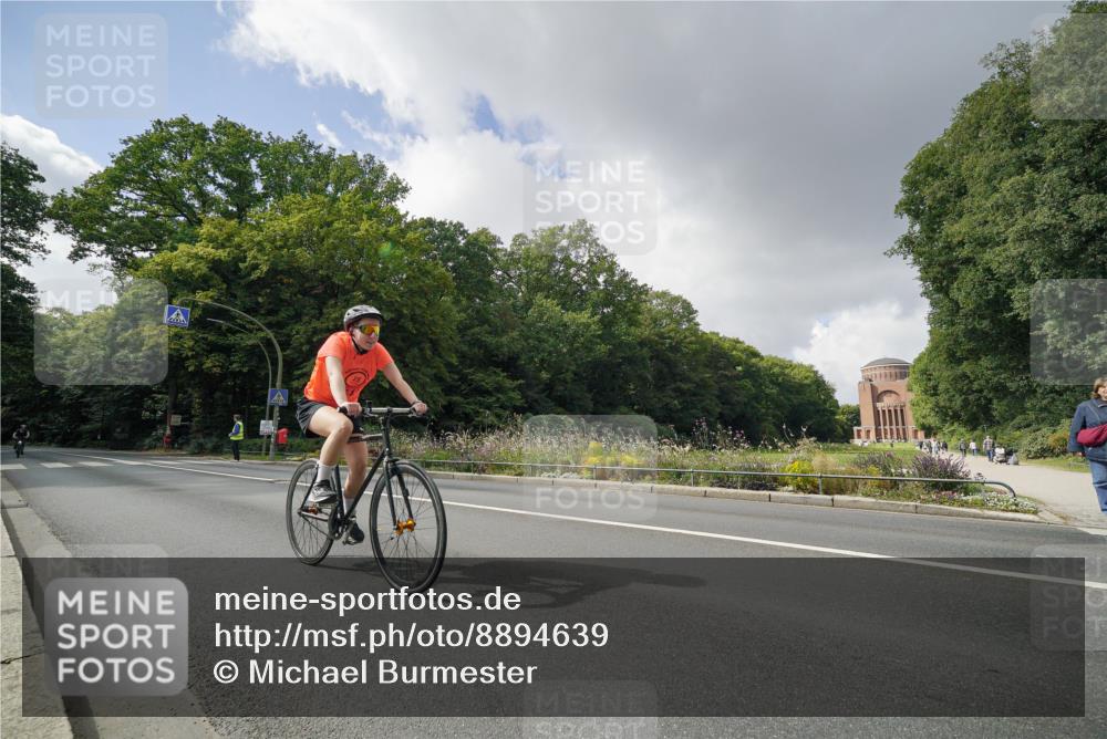 14.09.2025 - Stadtparktriathlon Michael Burmester http://msf.ph/oto/8894639 14.09.2025 12:31:00 Radfahren 1237, 1277, 1278, 1288, 1295 meine-sportfotos.de