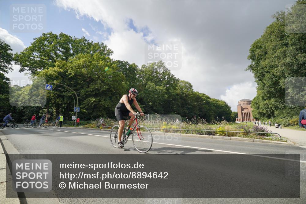 14.09.2025 - Stadtparktriathlon Michael Burmester http://msf.ph/oto/8894642 14.09.2025 12:31:11 Radfahren 1214, 1277 meine-sportfotos.de