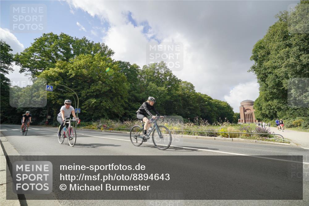 14.09.2025 - Stadtparktriathlon Michael Burmester http://msf.ph/oto/8894643 14.09.2025 12:31:20 Radfahren 1254, 1289, 1294 meine-sportfotos.de