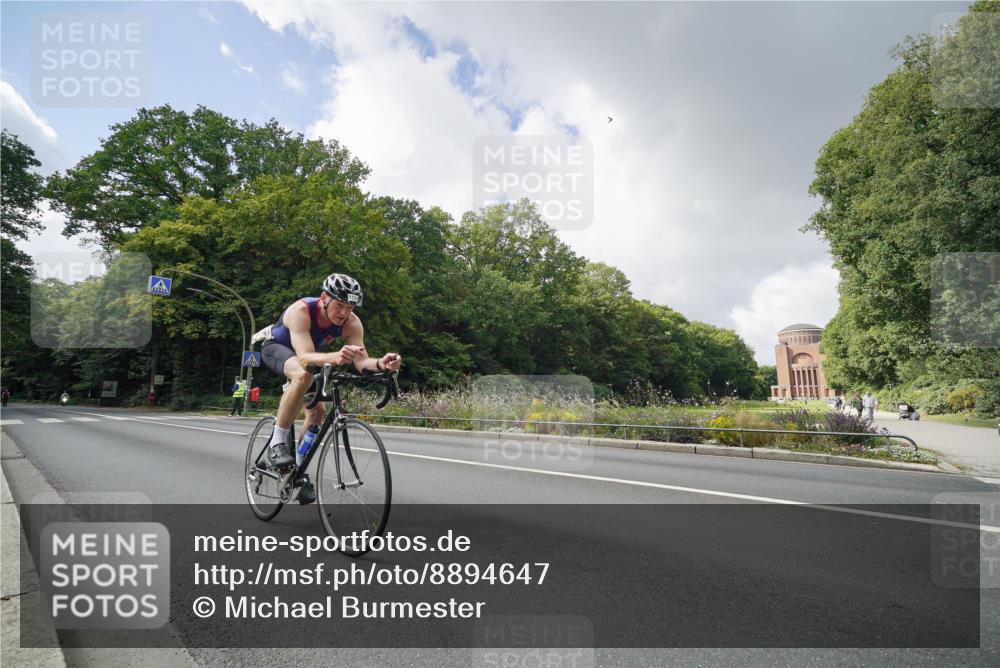 14.09.2025 - Stadtparktriathlon Michael Burmester http://msf.ph/oto/8894647 14.09.2025 12:31:32 Radfahren 1124, 1279 meine-sportfotos.de