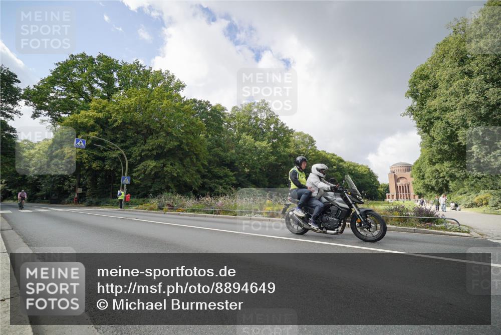 14.09.2025 - Stadtparktriathlon Michael Burmester http://msf.ph/oto/8894649 14.09.2025 12:31:36 Radfahren 1124, 1279, 1281 meine-sportfotos.de